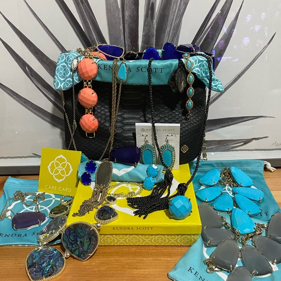 Rare Kendra Scott Faux Python Bag - Picture 7 of 7